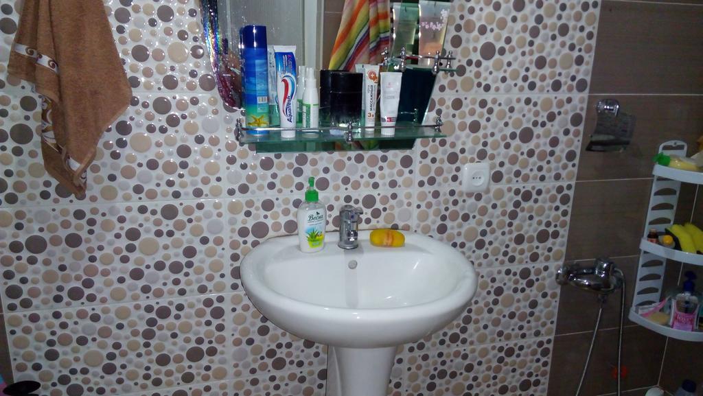 California Guest House Gori Chambre photo