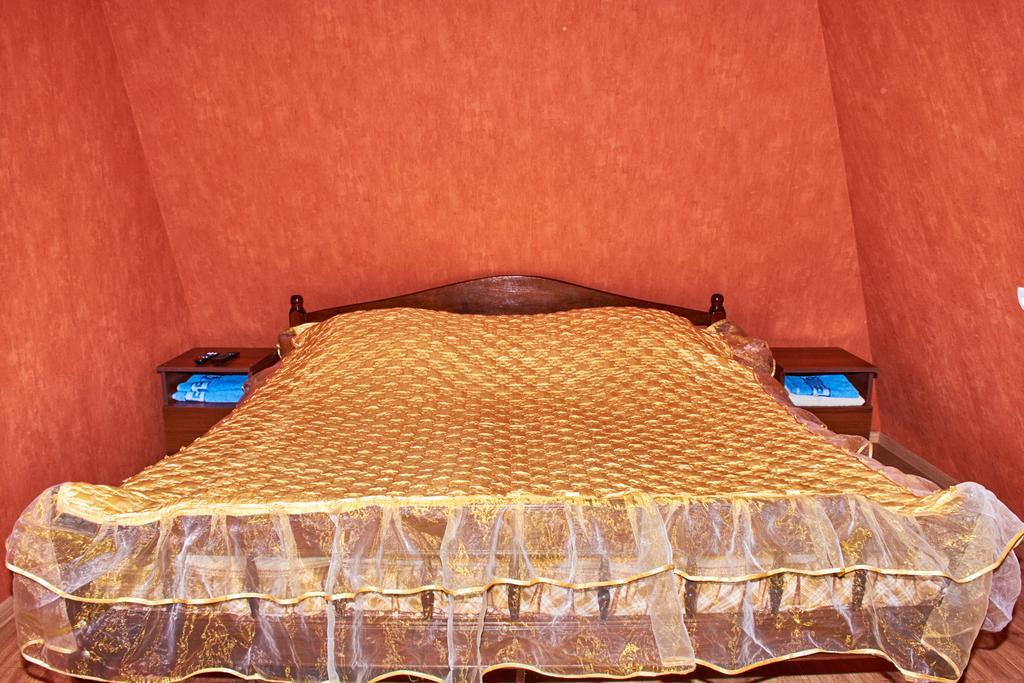 California Guest House Gori Extérieur photo