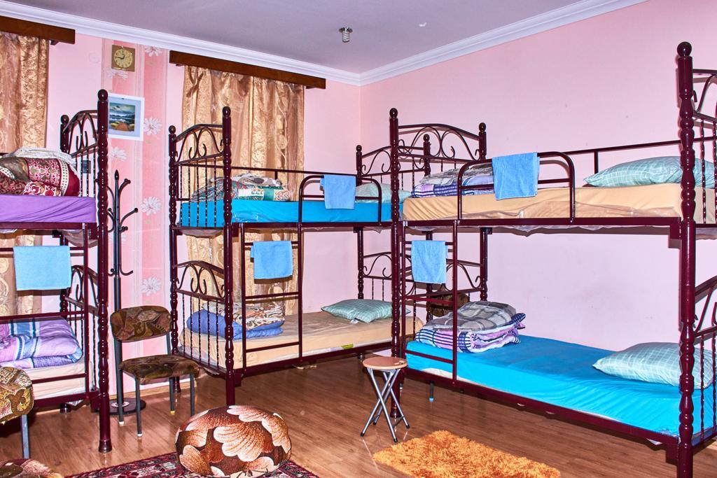 California Guest House Gori Extérieur photo